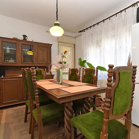 Josip 74 Apartment *