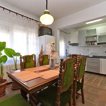 Apartment Josip 74