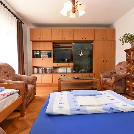 Josip 74 Apartman *
