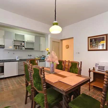 Josip 74 Apartment