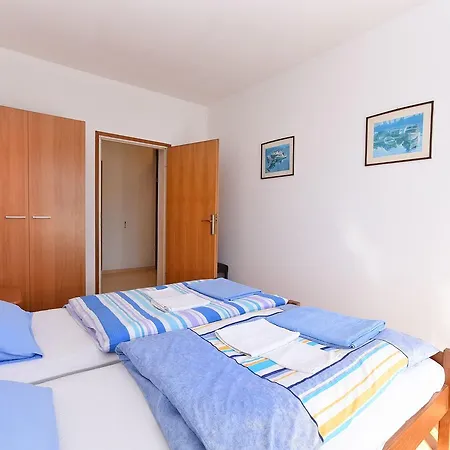 Apartment Josip 74 *
